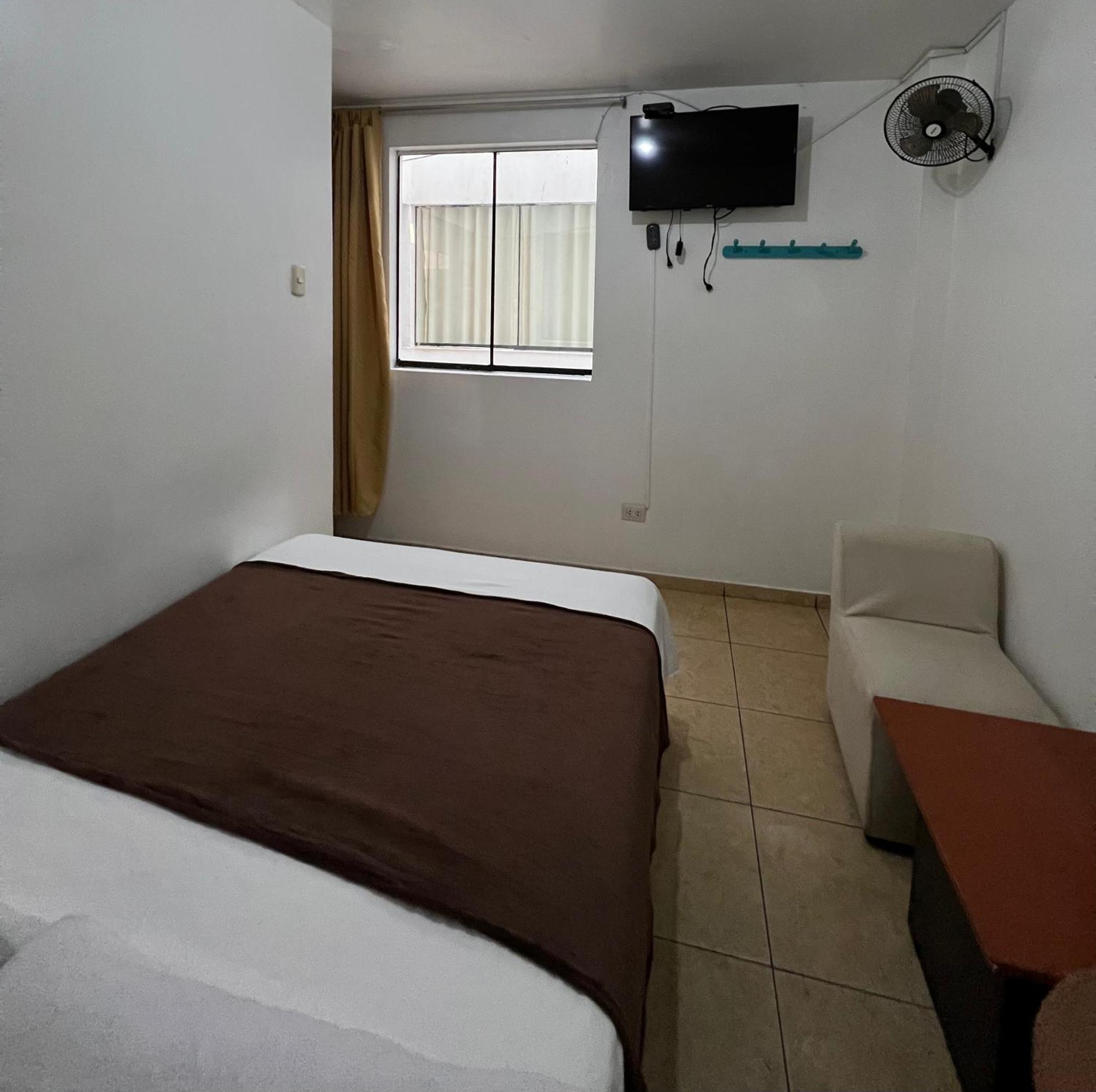 Hospedaje Senegal Cerca Al Aeropuerto Lima Luaran gambar
